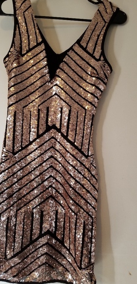 Dress - Picture 2 of 4